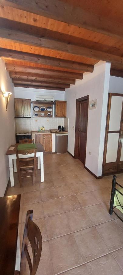 Apartmán Ο Μπαξεσ Livadi  Exteriér fotografie